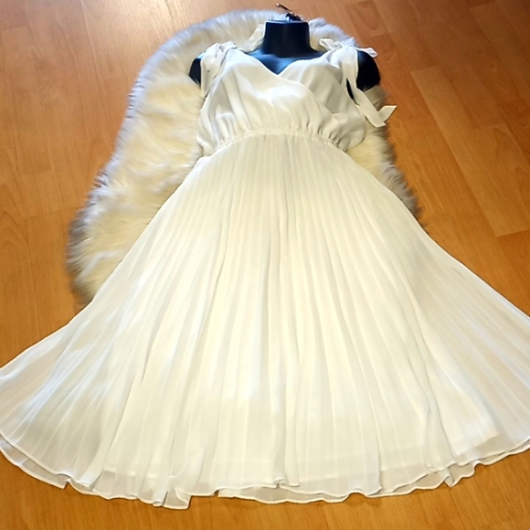 Ali & Jay White The Left Bank Midi Dress - Picture 8 of 14